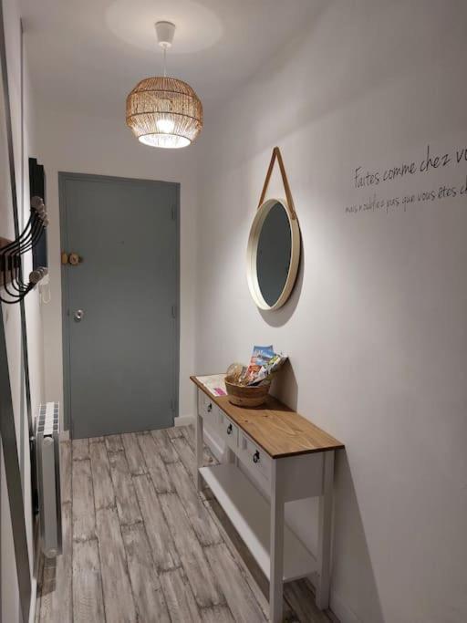 Appart Hyper Centre- Parking Apartment Vierzon Bagian luar foto