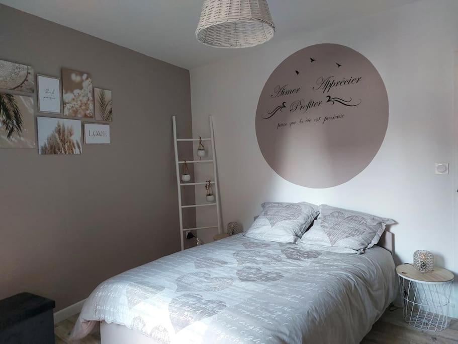 Appart Hyper Centre- Parking Apartment Vierzon Bagian luar foto