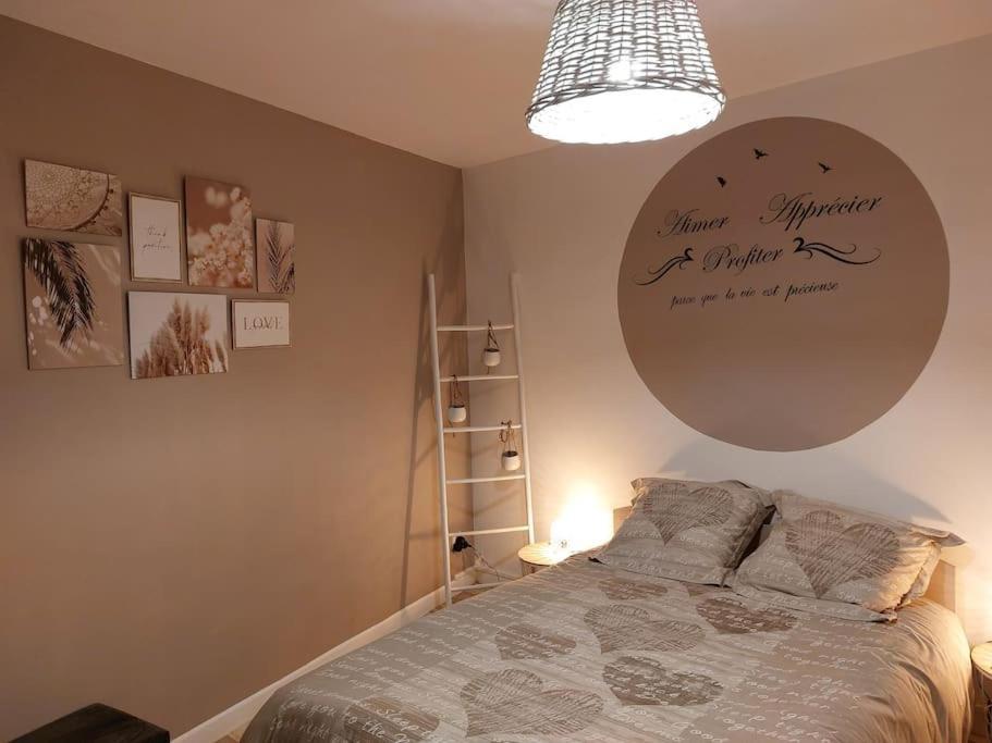 Appart Hyper Centre- Parking Apartment Vierzon Bagian luar foto